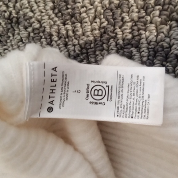 Athleta Cream Crew Neck Sweater Soft Knit Minimalist Design Merino Size Large - Picture 6 of 10